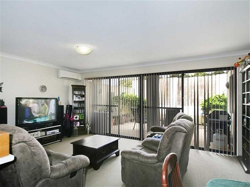 15/11 Serls Street, Armadale WA 6112