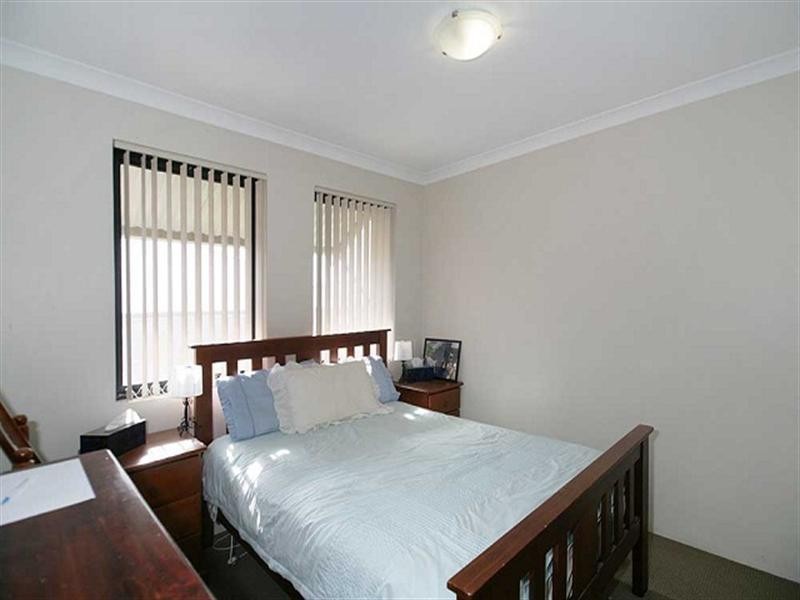 15/11 Serls Street, Armadale WA 6112