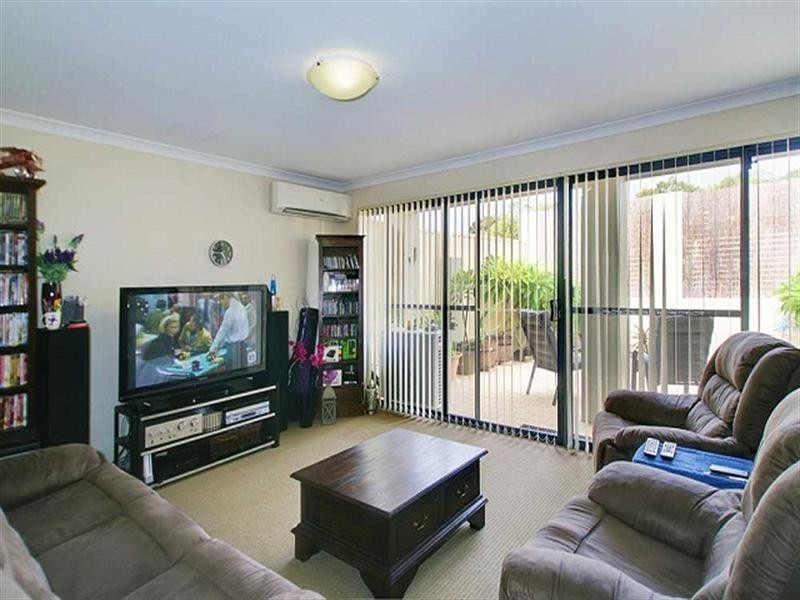 15/11 Serls Street, Armadale WA 6112