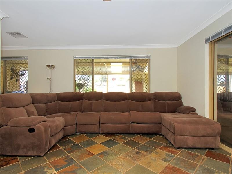 4 Quarram Way, Gosnells WA 6110