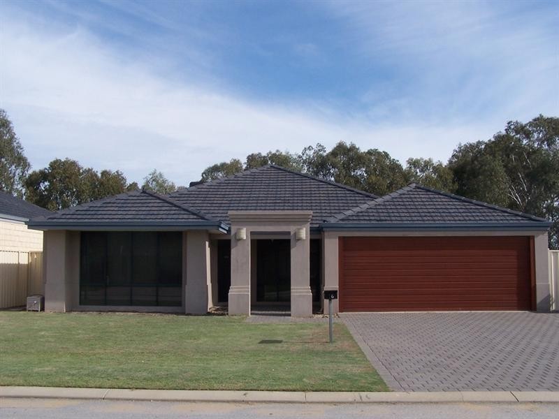 16 Summershill Gate, Kenwick WA 6107