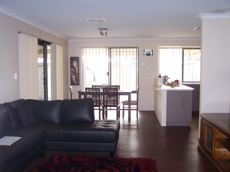 16 Summershill Gate, Kenwick WA 6107