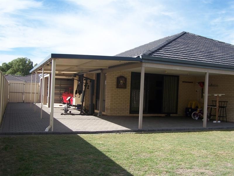 16 Summershill Gate, Kenwick WA 6107