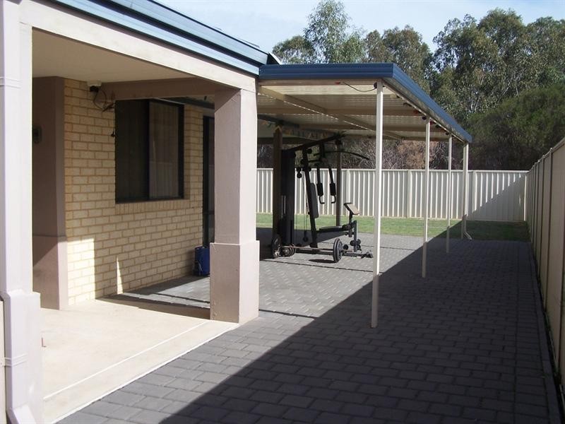 16 Summershill Gate, Kenwick WA 6107