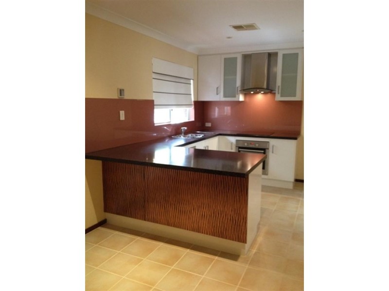 20 HUXLEY Court, Camillo WA 6111