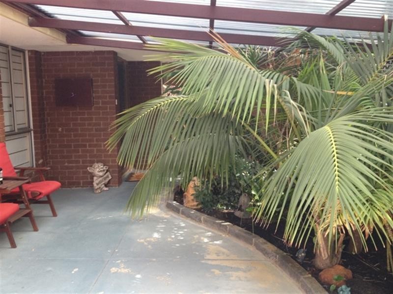 20 HUXLEY Court, Camillo WA 6111