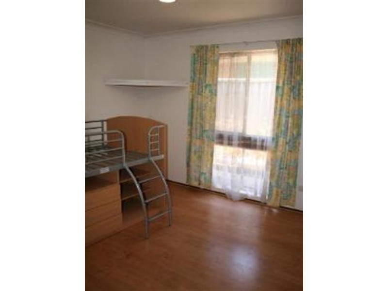 32 Lilian Avenue, Armadale WA 6112