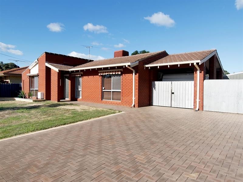 86 Girraween Street, Armadale WA 6112