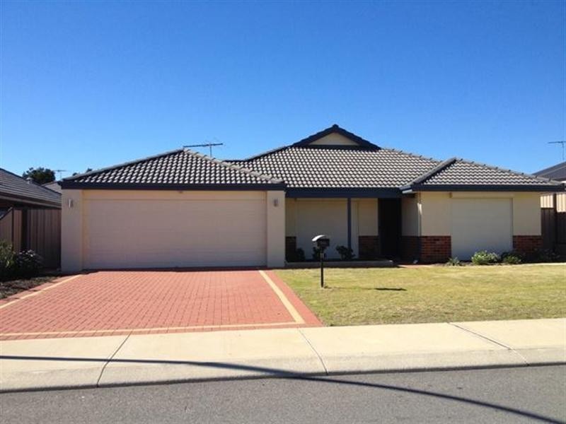 11 Kinear Trail, Byford WA 6122