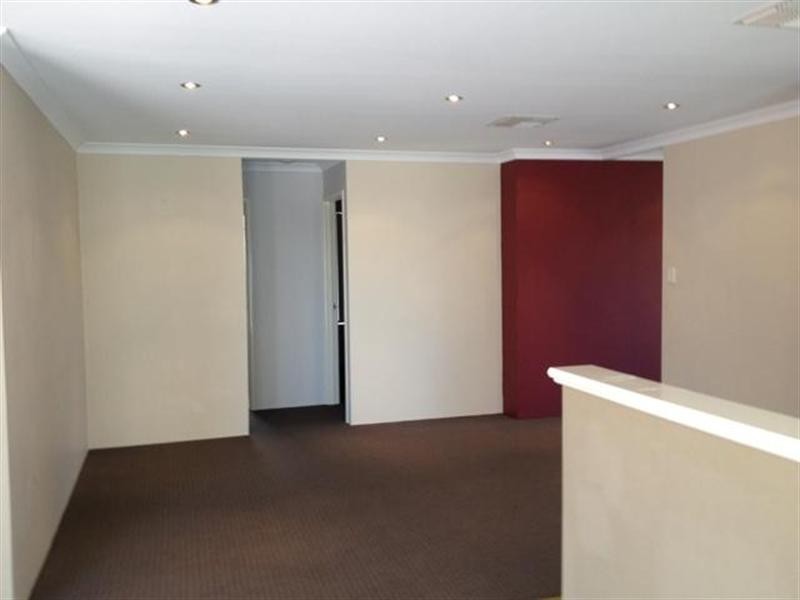 11 Kinear Trail, Byford WA 6122