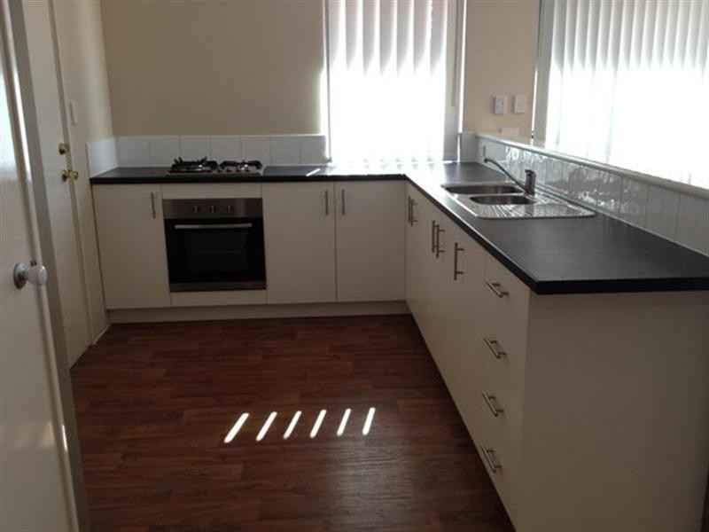 11 Kinear Trail, Byford WA 6122