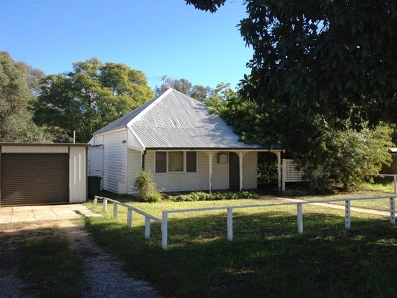 1 Woodloes Street, Cannington WA 6107