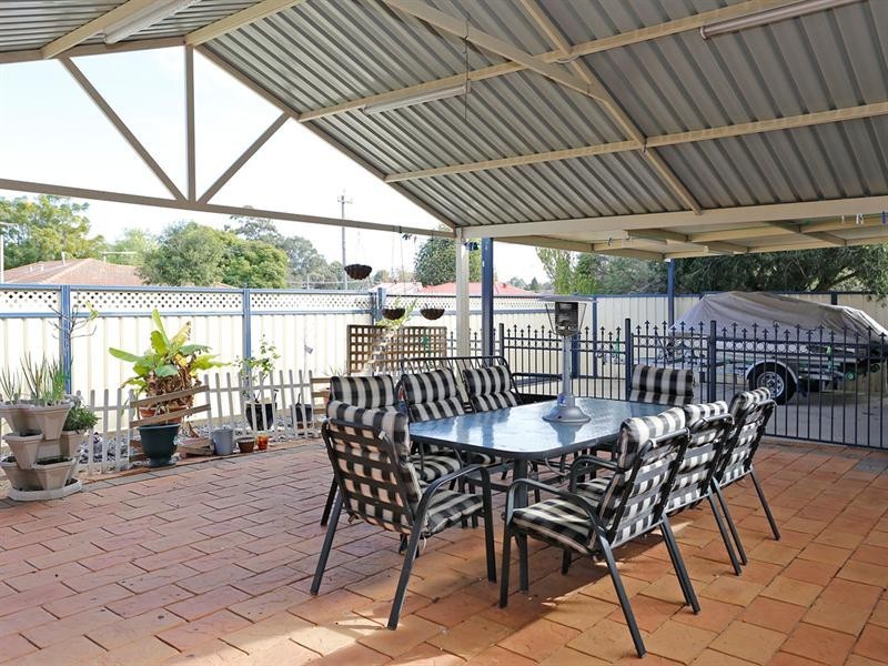 32 Parkfield Road, Kelmscott WA 6111