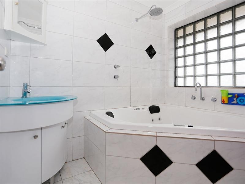 32 Parkfield Road, Kelmscott WA 6111