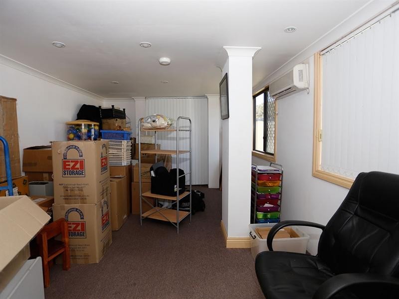 32 Parkfield Road, Kelmscott WA 6111