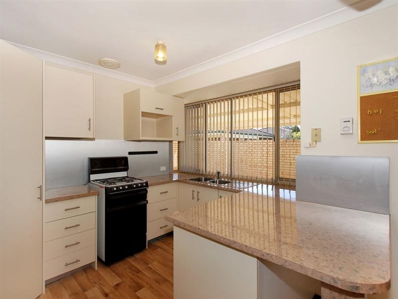 11/12 Attfield Street, Maddington WA 6109