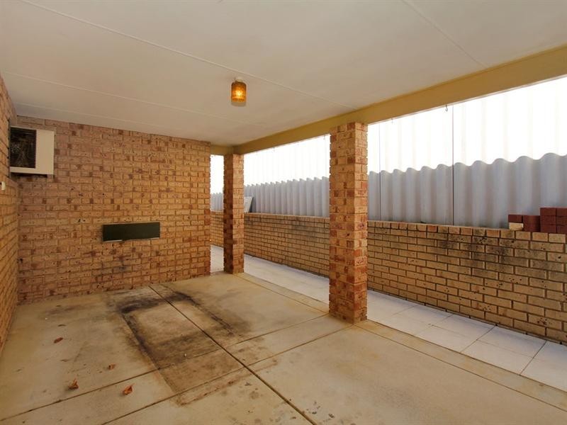 11/12 Attfield Street, Maddington WA 6109