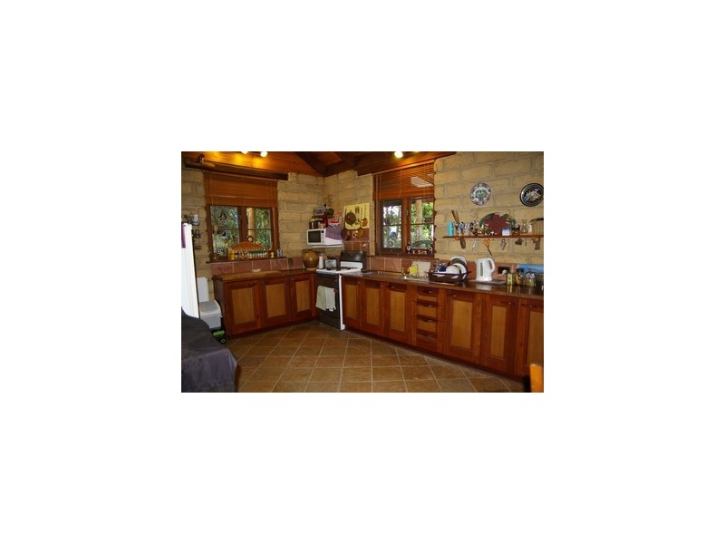 24 Walter Road, Nannup WA 6275