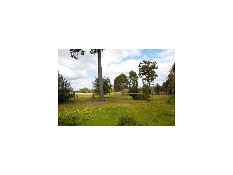42 Blackwood Drive, Nannup WA 6275