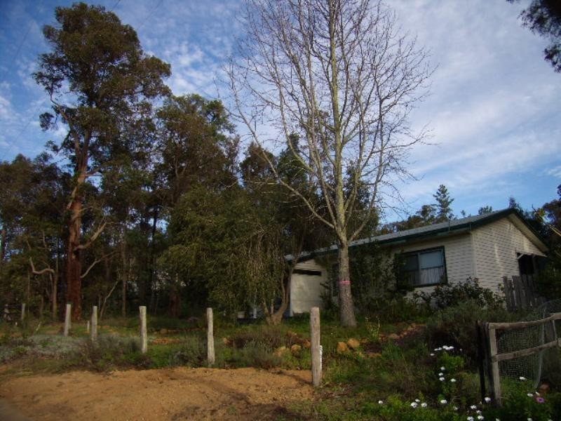 62 Carey Street, Nannup WA 6275