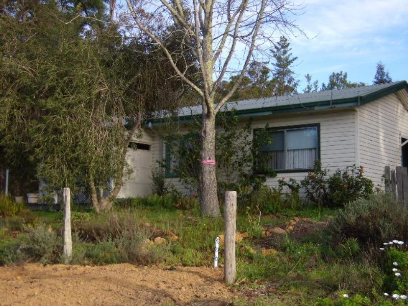 62 Carey Street, Nannup WA 6275