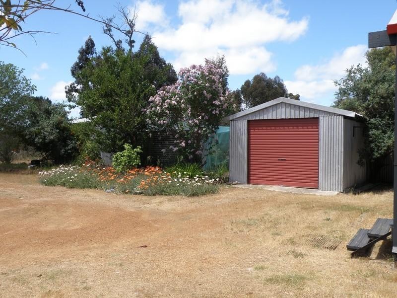 42 Blackwood River Drive, Nannup WA 6275