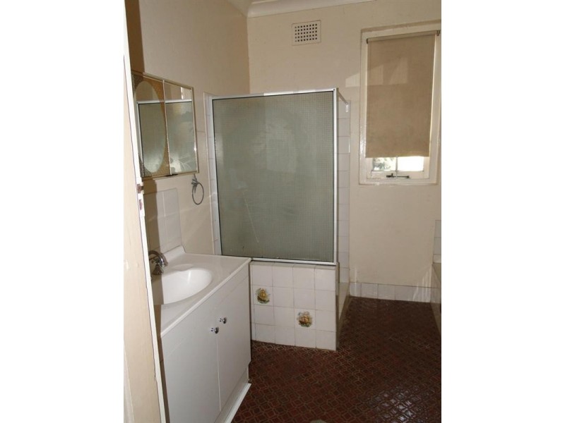 16 Lackey Street, Guyra NSW 2365