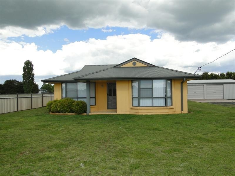 15 Robinsons Lane, Guyra NSW 2365
