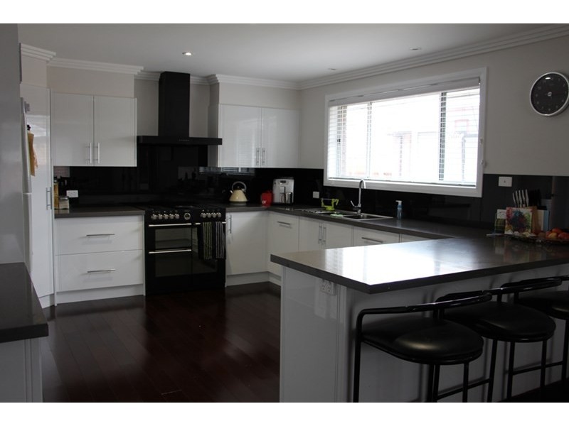 26 Claret Ash Drive, Guyra NSW 2365