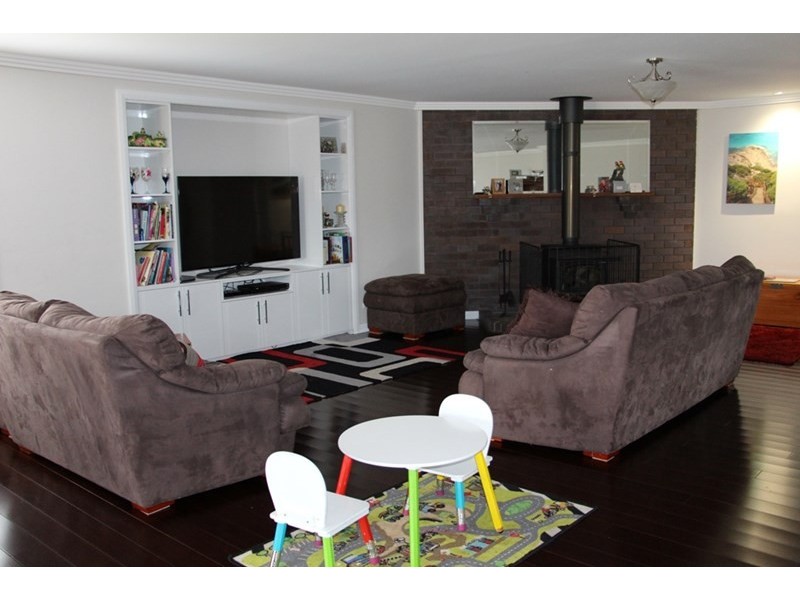 26 Claret Ash Drive, Guyra NSW 2365