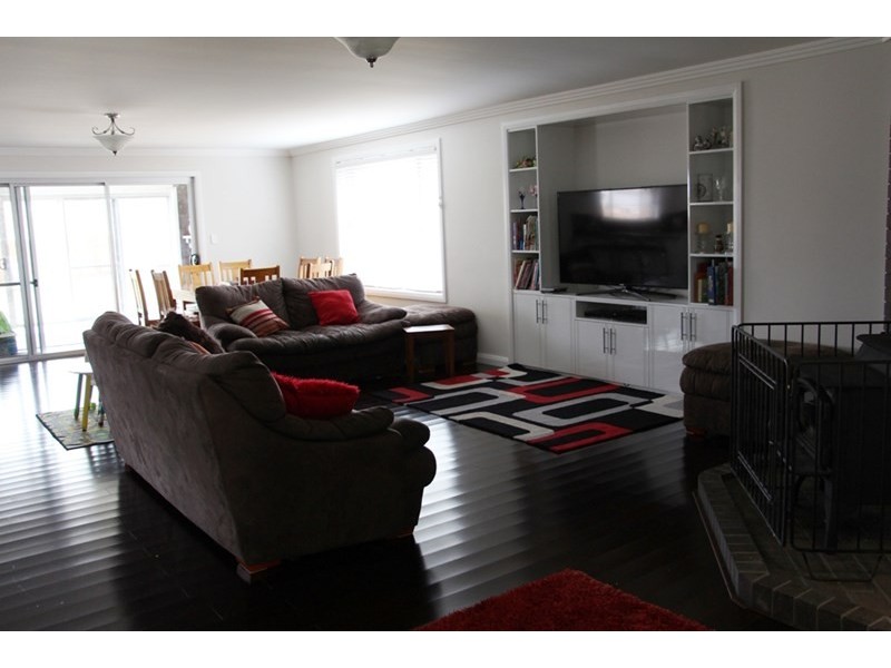 26 Claret Ash Drive, Guyra NSW 2365