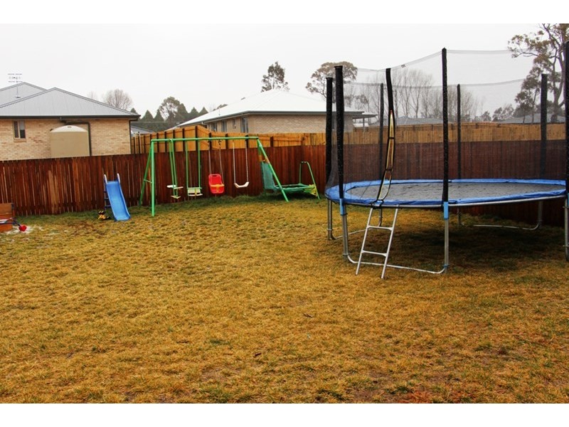 26 Claret Ash Drive, Guyra NSW 2365