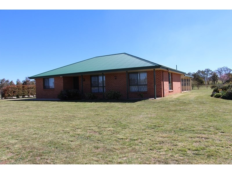 32 Lakeview Road, Guyra NSW 2365