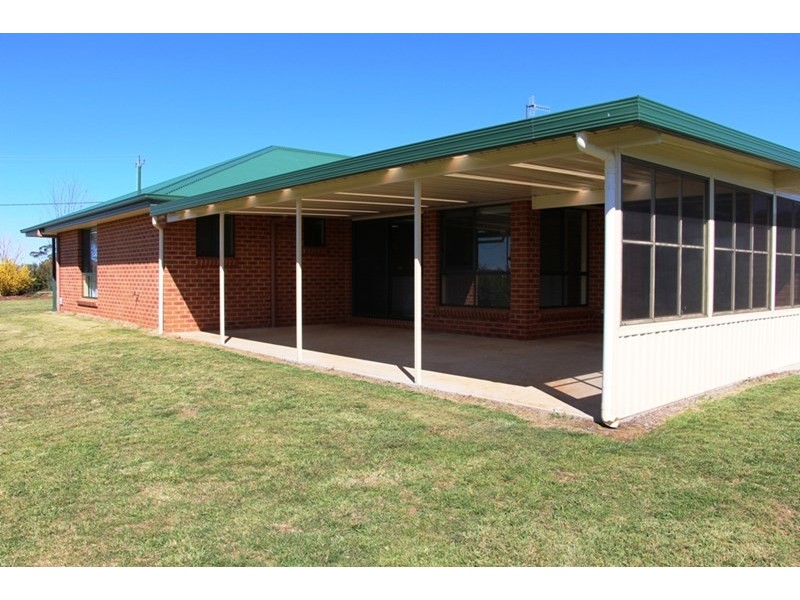 32 Lakeview Road, Guyra NSW 2365