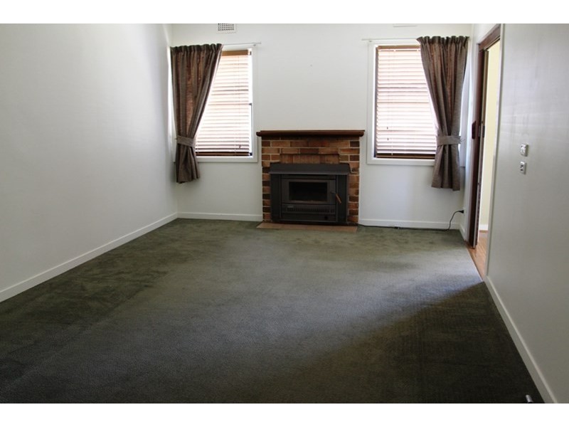 111 Malpas Street, Guyra NSW 2365