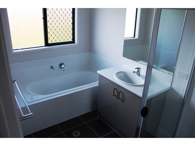 2 White Gum Place, Guyra NSW 2365