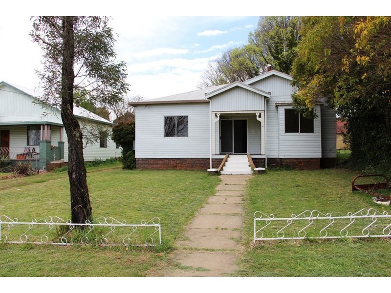 65 Malpas Street, Guyra NSW 2365