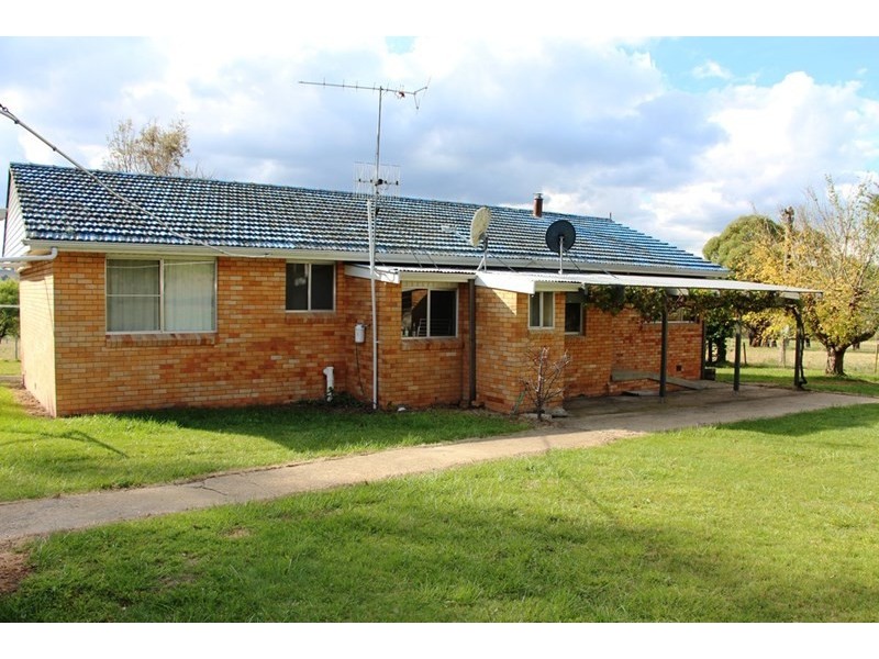 1735 Old Armidale Road, Guyra NSW 2365