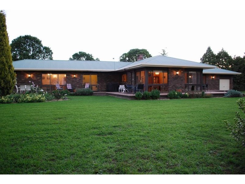 153 Knobs Road, Armidale NSW 2350
