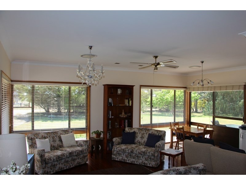 153 Knobs Road, Armidale NSW 2350