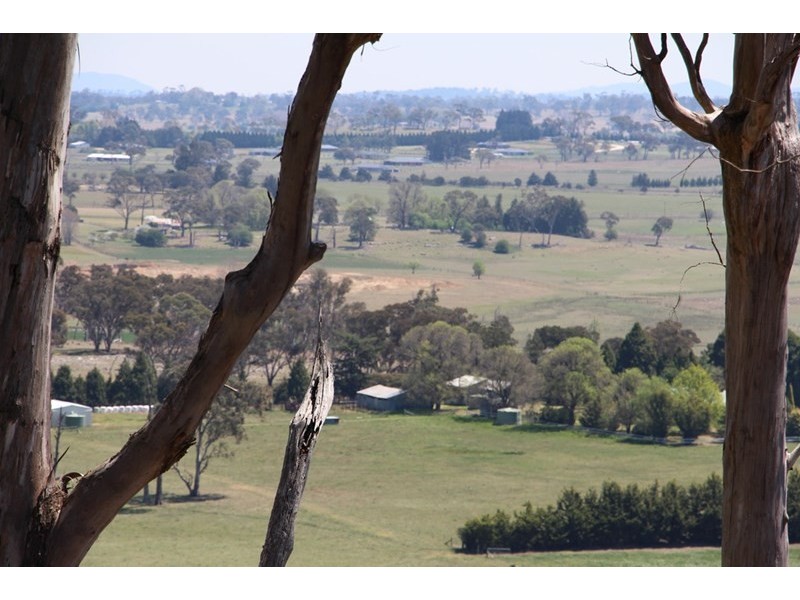 153 Knobs Road, Armidale NSW 2350