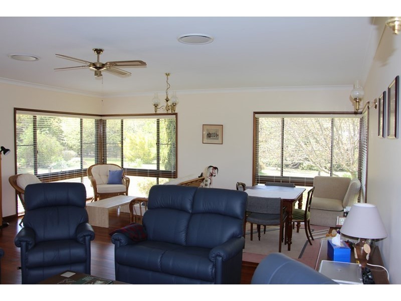 153 Knobs Road, Armidale NSW 2350