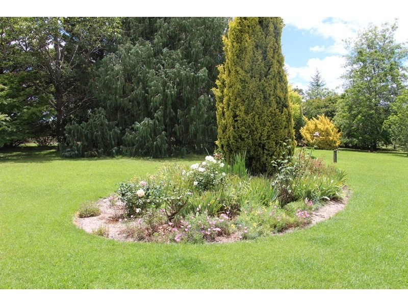 153 Knobs Road, Armidale NSW 2350