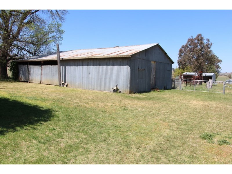 153 Knobs Road, Armidale NSW 2350