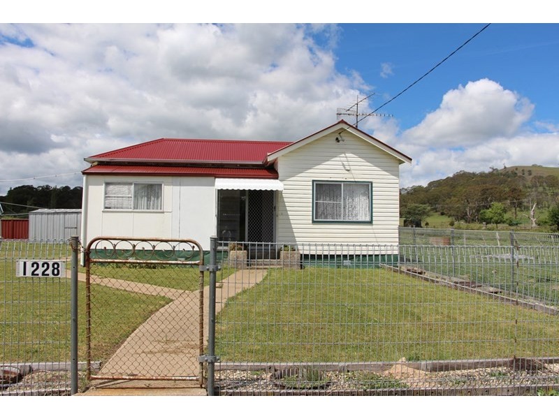 1228 Ben Lomond Road, Ben Lomond NSW 2365
