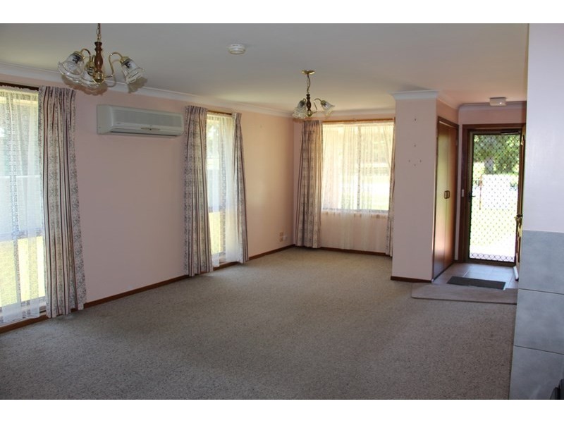 76 Llangothlin Street, Guyra NSW 2365