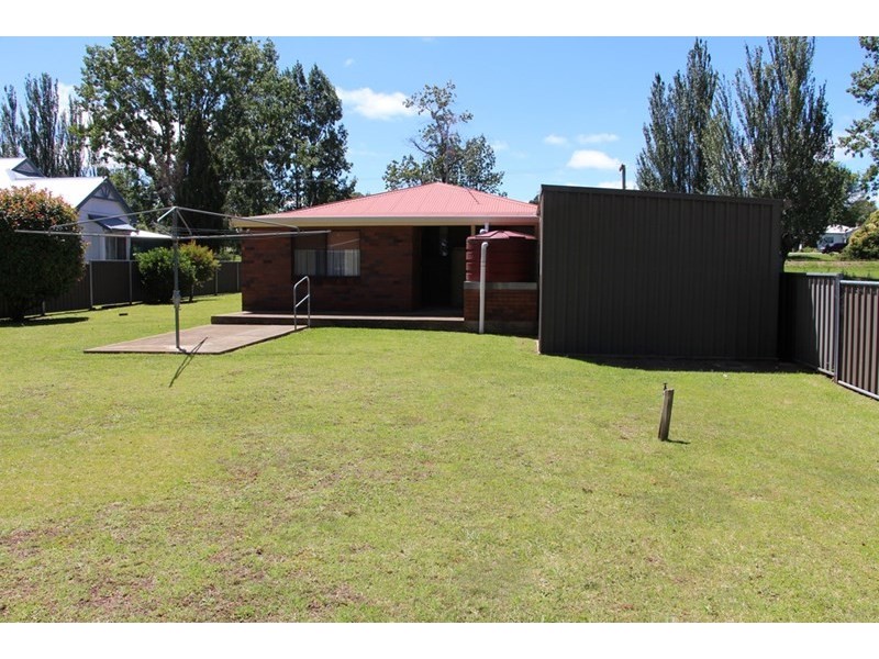 76 Llangothlin Street, Guyra NSW 2365