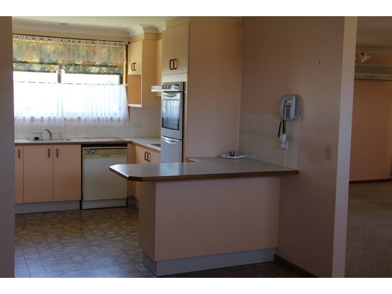 76 Llangothlin Street, Guyra NSW 2365