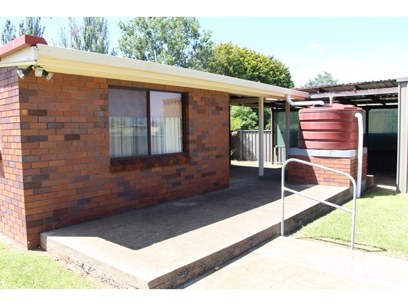 76 Llangothlin Street, Guyra NSW 2365