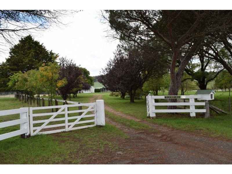 Woodford 205 Chandler Road, Armidale NSW 2350